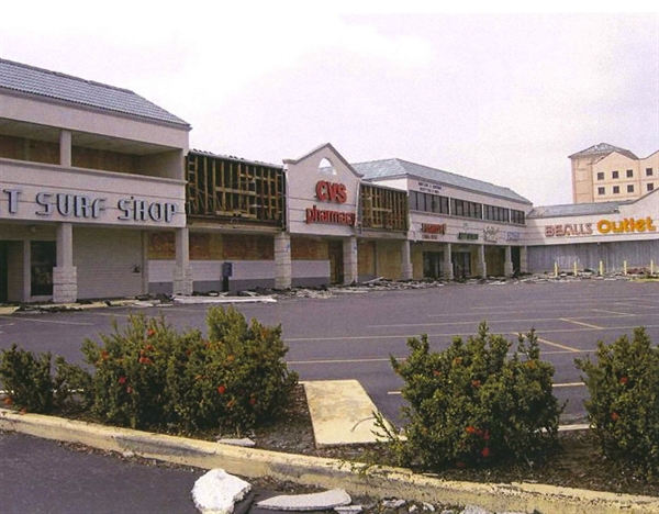 Shopping Center Plaza Property Insurance Claim Tutwiler Public Adjuster Island Plaza, Marco Island - Hurricane Damage